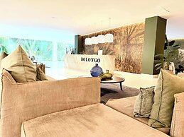 Bolongo: Your Exclusive Oceanfront Escape