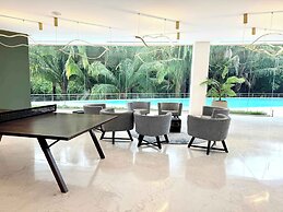 Bolongo: Your Exclusive Oceanfront Escape