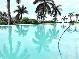 Bolongo: Your Exclusive Oceanfront Escape