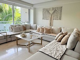 Bolongo: Your Exclusive Oceanfront Escape