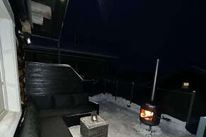4 Bed Cabin -sleeps 7 - Northern Light Views