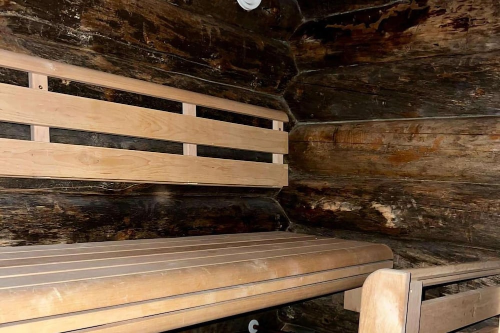 4 Bed Cabin -sleeps 7 - Northern Light Views