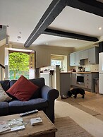 Cosy Cottage Over Malmesbury Abbey