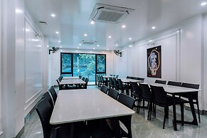 Cat Ba Nam Phong Hotel