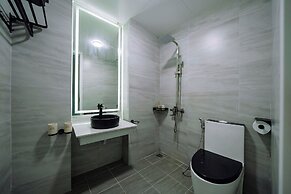 Cat Ba Nam Phong Hotel