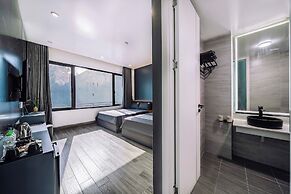 Cat Ba Nam Phong Hotel