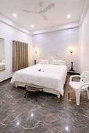 Hotel The White House Varanasi