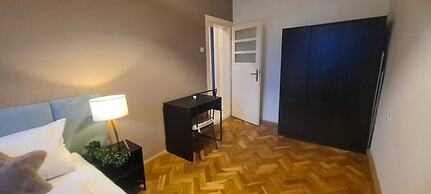 Cozy 2BR Apt Prime Vienna Longstays