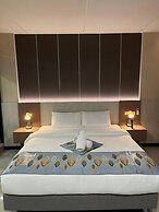 Skyport Hotel