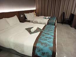 Skyport Hotel