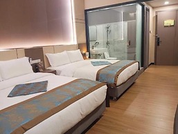 Skyport Hotel