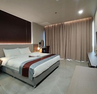 Skyport Hotel