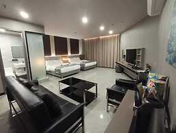 Skyport Hotel