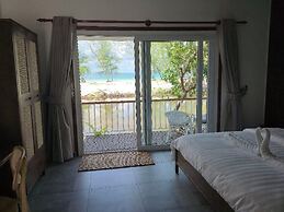 WHITE BEACH RESORT LONGSET