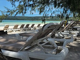 WHITE BEACH RESORT LONGSET