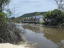 WHITE BEACH RESORT LONGSET