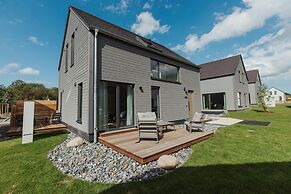 Skandinavisch Eingerichtetes Doppelhaus in Sagard