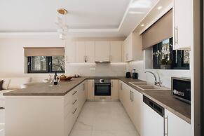 J K Villa With Private Pool