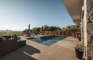 J K Villa With Private Pool