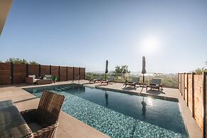 J K Villa With Private Pool