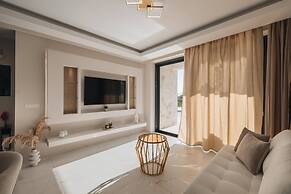 J K Villa With Private Pool