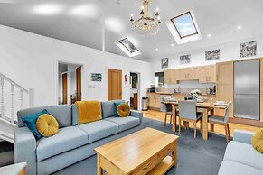 Garden Lodge With Parking By My Getaways