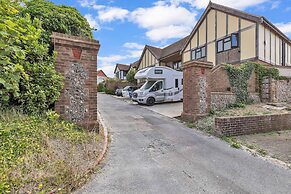 Garden Lodge With Parking By My Getaways