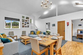 Garden Lodge With Parking By My Getaways