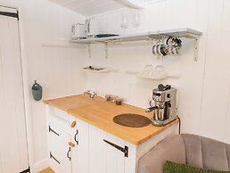 Kings Cwtch Shepherd's Hut