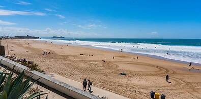 Bright Flat by Carcavelos Beach With Fast Wi-fi