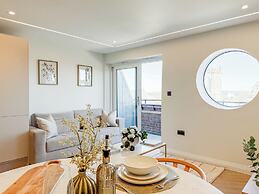 1 Bed Flat - Sleeps 2 - Parking - Wifi