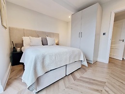 1 Bed Flat - Sleeps 2 - Parking - Wifi