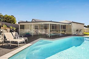 Spacious Family Home Wifi and Salt Pool