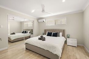 Spacious Family Home Wifi and Salt Pool