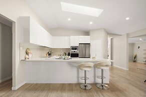 Spacious Family Home Wifi and Salt Pool