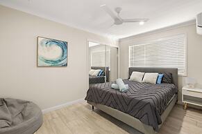 Spacious Family Home Wifi and Salt Pool