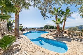 Hilltop Villa in Alcudia With Bays Views