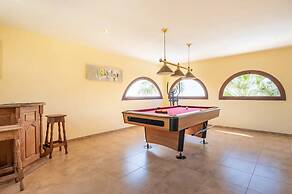 Hilltop Villa in Alcudia With Bays Views