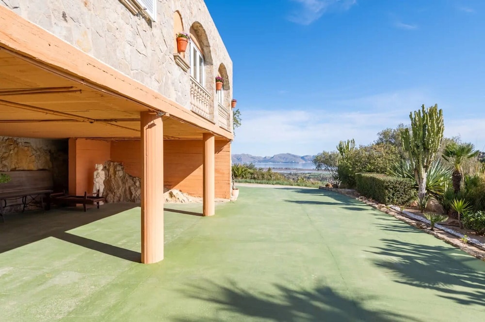 Hilltop Villa in Alcudia With Bays Views