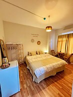 Rose Lia Otel