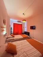 Rose Lia Otel