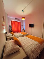 Rose Lia Otel