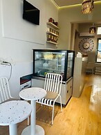 Rose Lia Otel