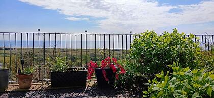Bayview Cottage Escape in Pendine