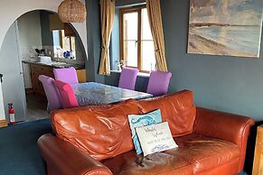 Bayview Cottage Escape in Pendine