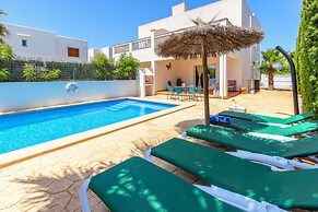 Modern Villa With Pool in Cala D'or