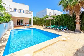 Modern Villa With Pool in Cala D'or
