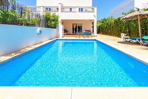 Modern Villa With Pool in Cala D'or