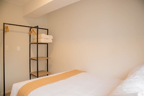 w Inviting 2BR w Balcony in Lively Miraflores