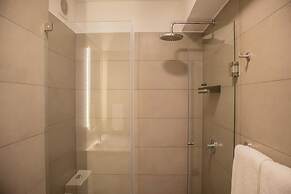 w Inviting 2BR w Balcony in Lively Miraflores